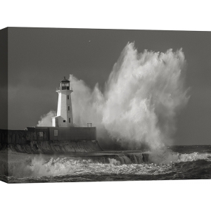 Leinwandbild, Leuchtturm im tosenden Meer (B&W), Pangea Images