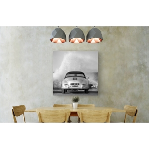 Cuadro de coches en canvas. Ocean Waves Breaking on Vintage Beauties