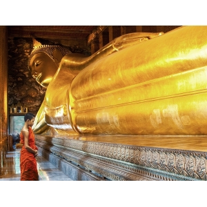 Leinwandbilder. Beten vor dem Buddha, Wat Pho, Bangkok, Thailand