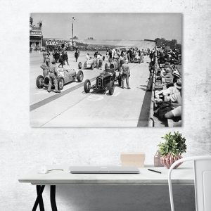 Tableau photo noir et blanc. Départ du Grand Prix de France 1934