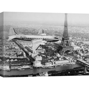Leinwandbilder. Anonym, Flugzeug im Flug über Paris
