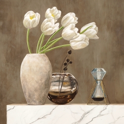 Tableau Jenny Thomlinson, Composition florale sur marbre blanc I